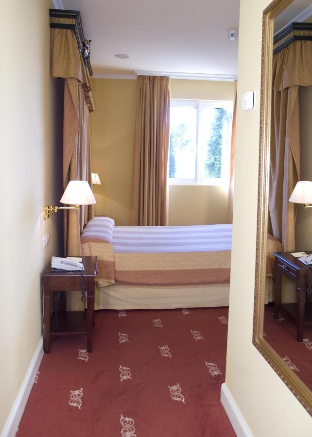 Hotel Fraga Do Eume A Capela Room photo